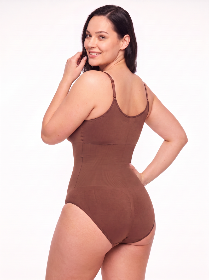 Brąz - body modelujące, tył na modelce